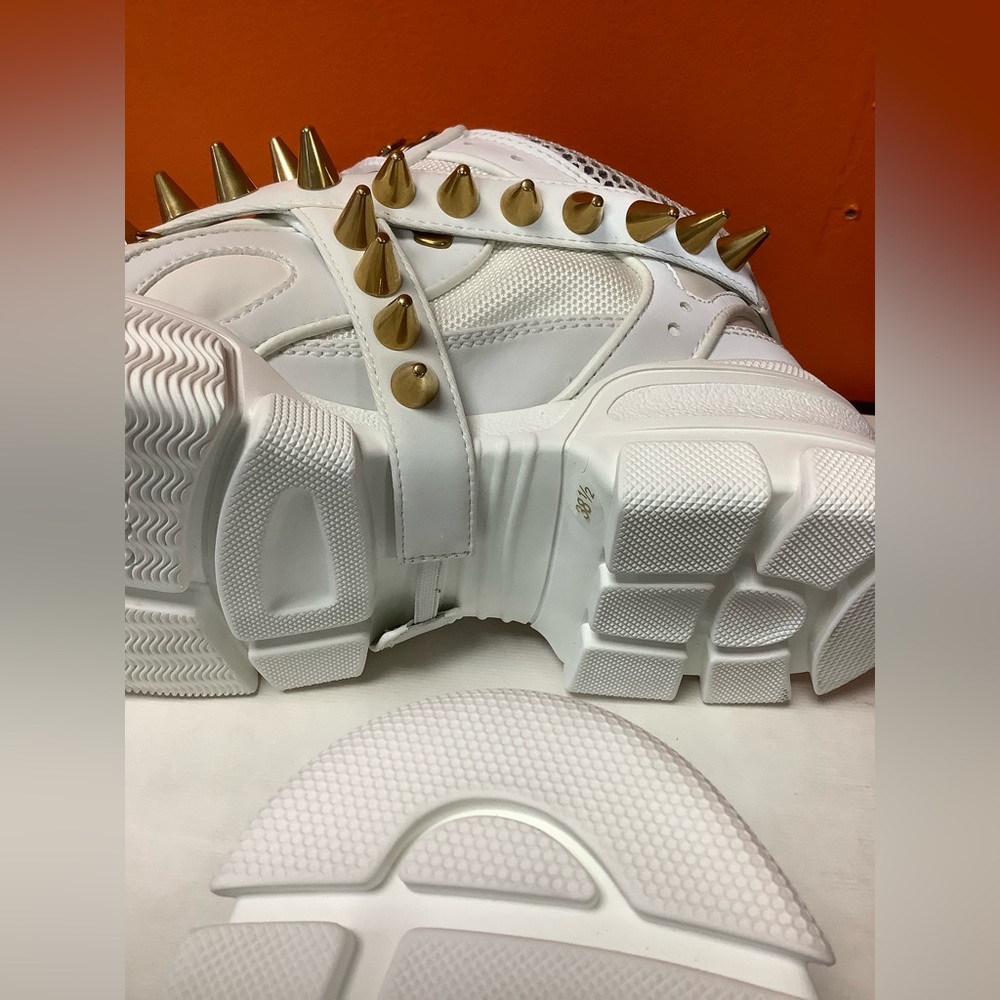 Gucci Flashtrek Sneakers - Picture 12 of 15